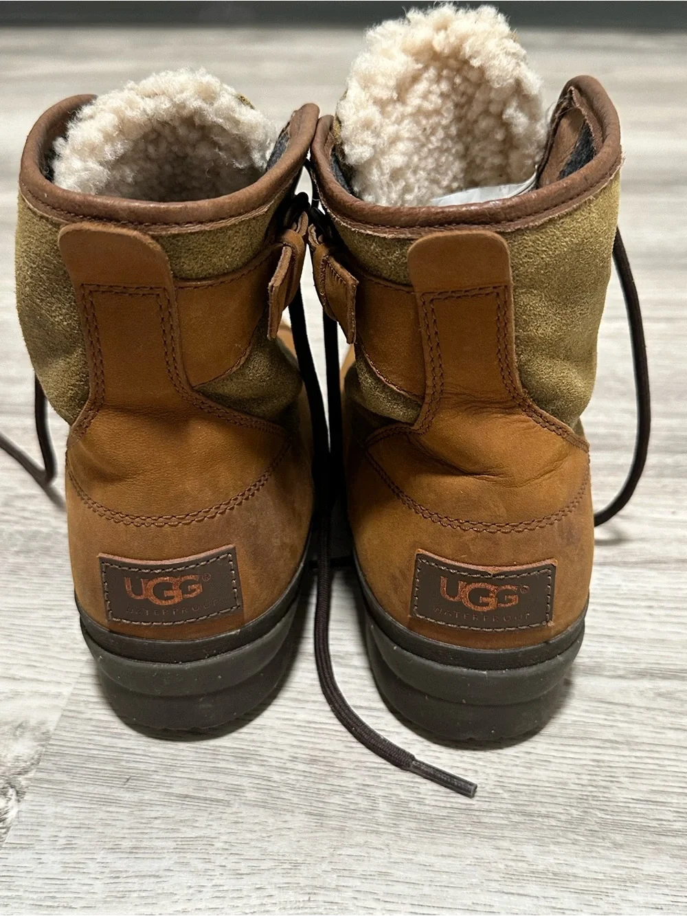 UGG Australia Waterproof Brown Leather Suede Lace-Up Boots Women’s 9.5